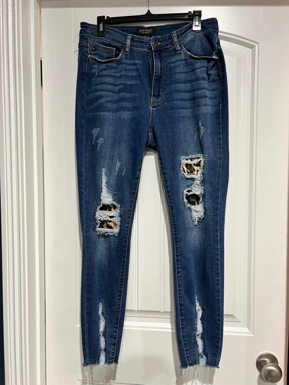 Judy Blue Distressed Skinny Jeans Leopard Patch Size 11/30